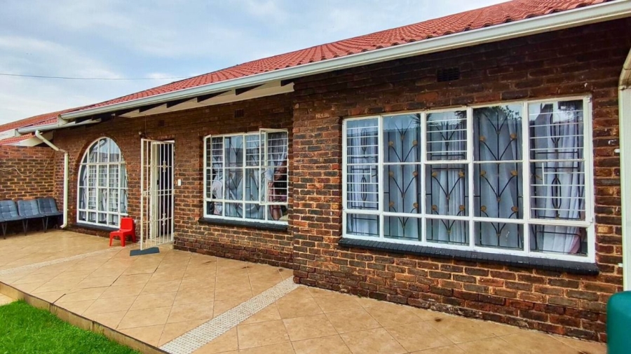 3 Bedroom Property for Sale in Allen Grove Gauteng