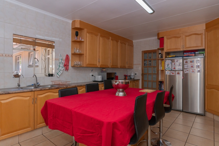 4 Bedroom Property for Sale in Sunnyrock Gauteng