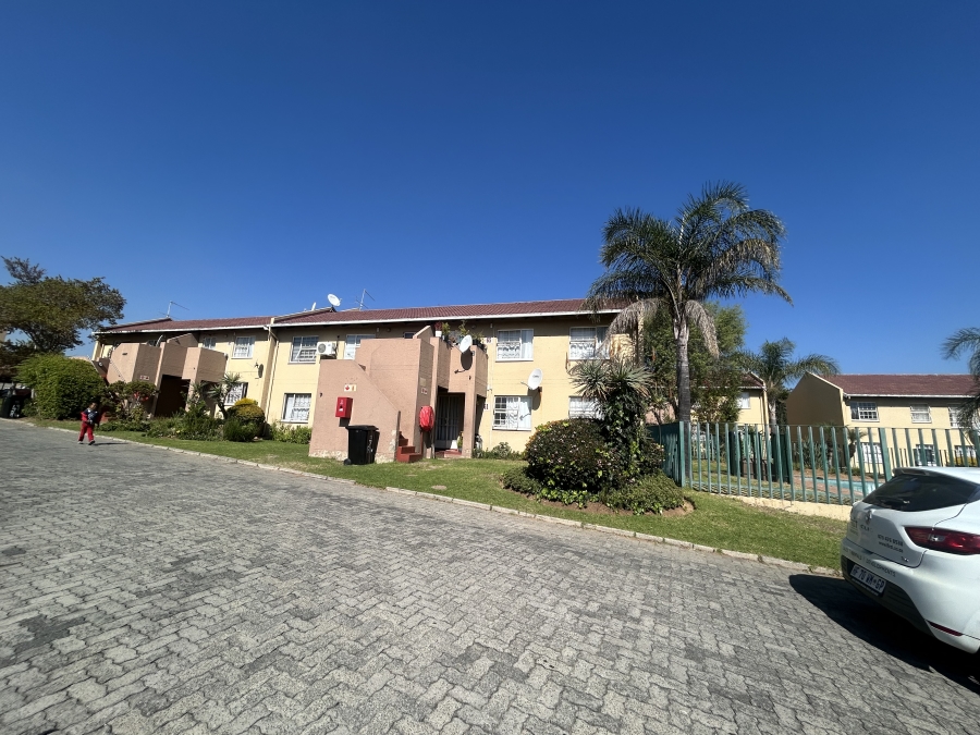 2 Bedroom Property for Sale in Vorna Valley Gauteng