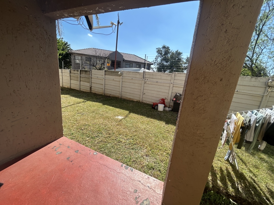 2 Bedroom Property for Sale in Vorna Valley Gauteng