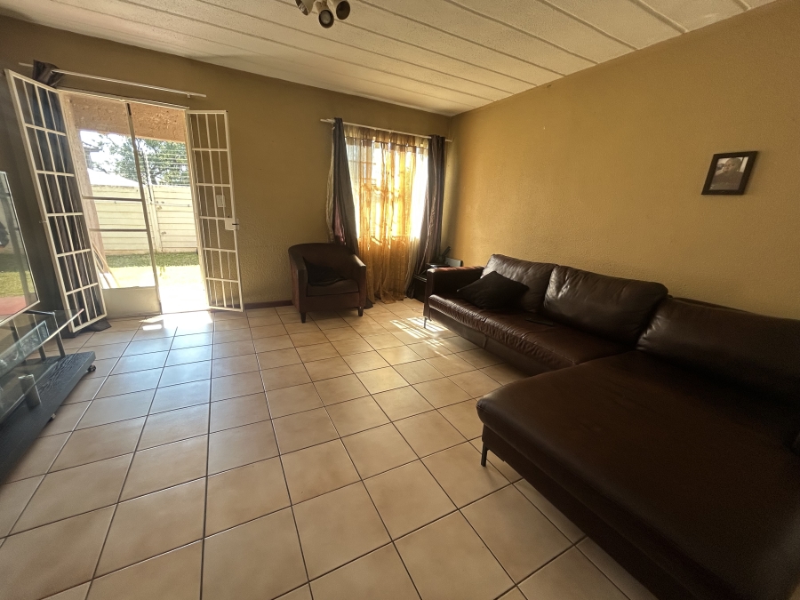 2 Bedroom Property for Sale in Vorna Valley Gauteng