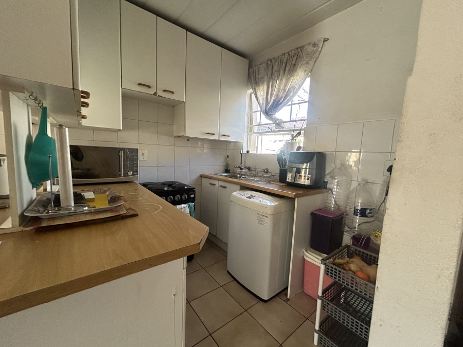 2 Bedroom Property for Sale in Vorna Valley Gauteng