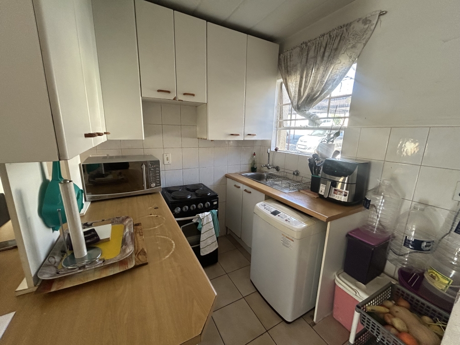 2 Bedroom Property for Sale in Vorna Valley Gauteng