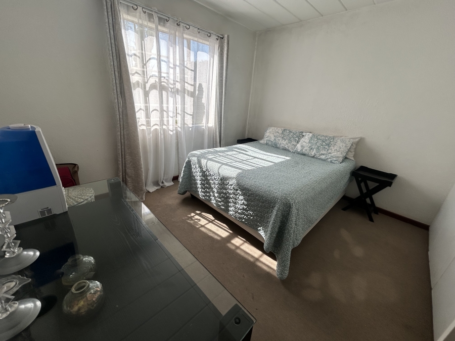 2 Bedroom Property for Sale in Vorna Valley Gauteng