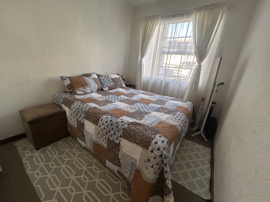 2 Bedroom Property for Sale in Vorna Valley Gauteng