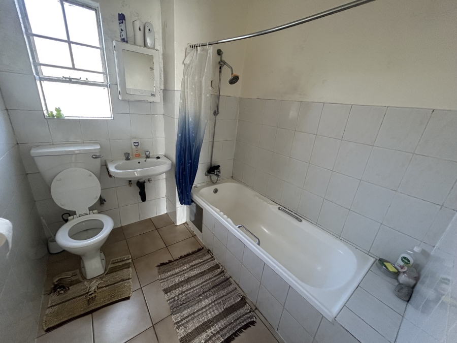 2 Bedroom Property for Sale in Vorna Valley Gauteng