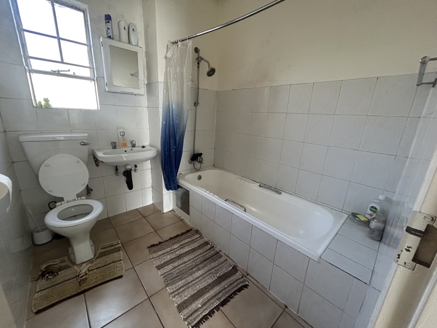 2 Bedroom Property for Sale in Vorna Valley Gauteng