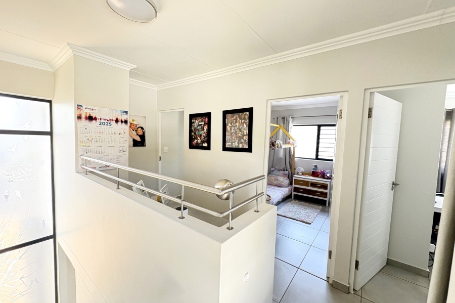 3 Bedroom Property for Sale in Little Falls Gauteng