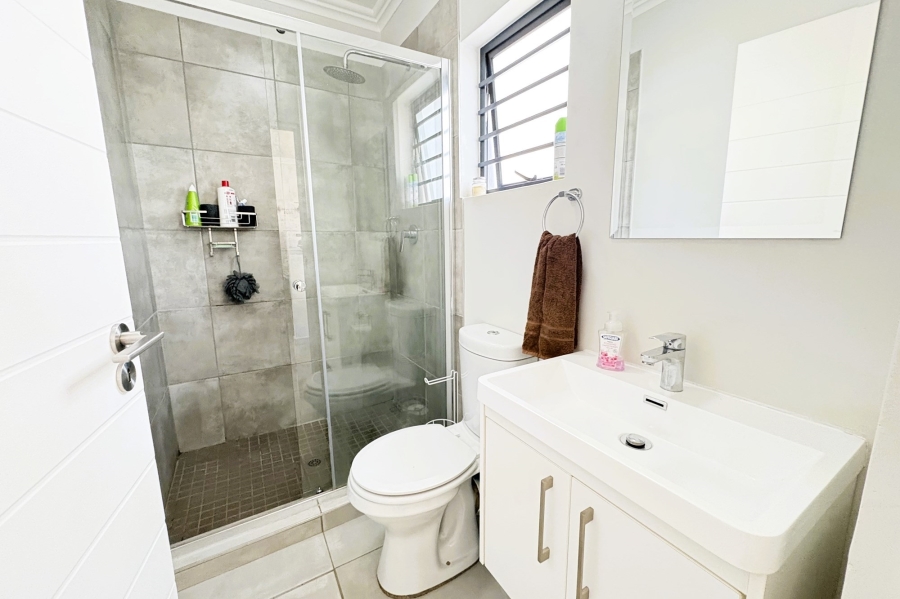 3 Bedroom Property for Sale in Little Falls Gauteng