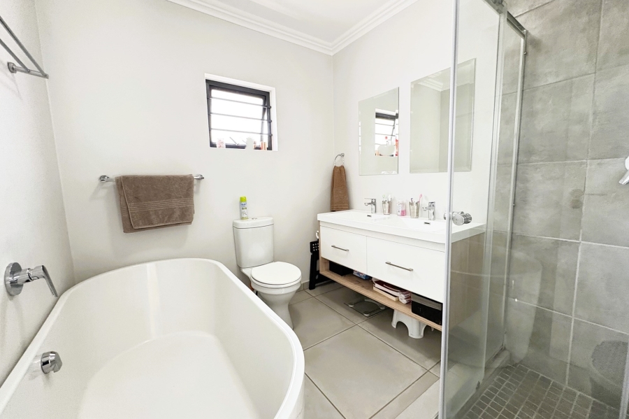 3 Bedroom Property for Sale in Little Falls Gauteng