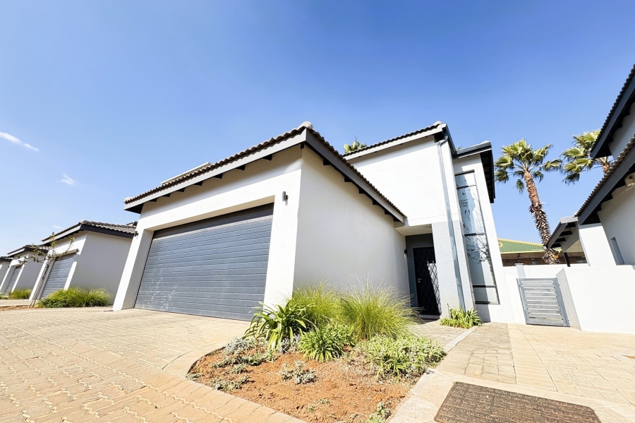 3 Bedroom Property for Sale in Little Falls Gauteng