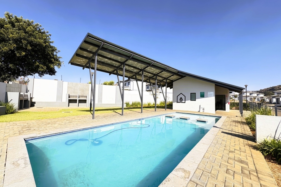 3 Bedroom Property for Sale in Little Falls Gauteng