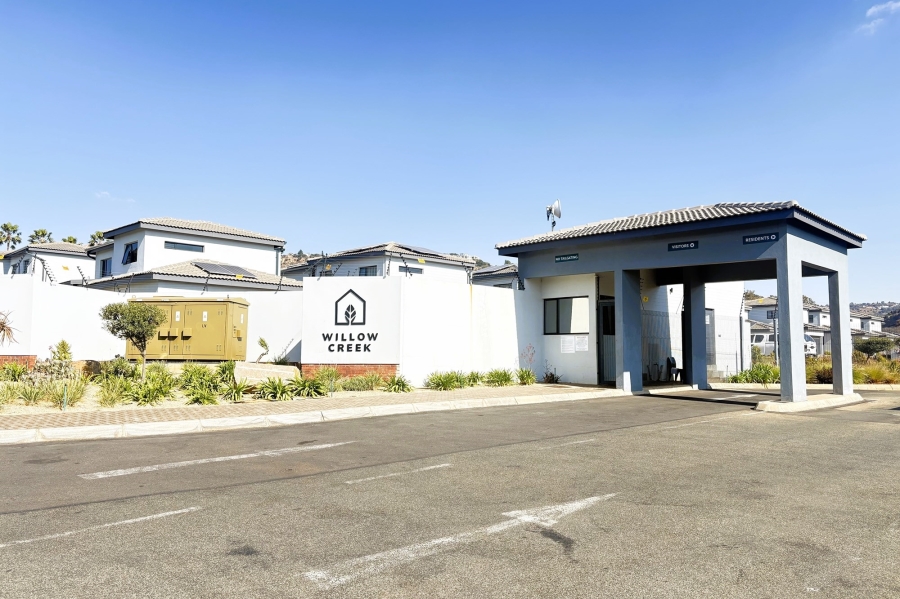 3 Bedroom Property for Sale in Little Falls Gauteng