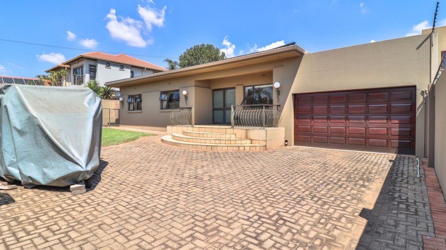3 Bedroom Property for Sale in Sunnyridge Gauteng