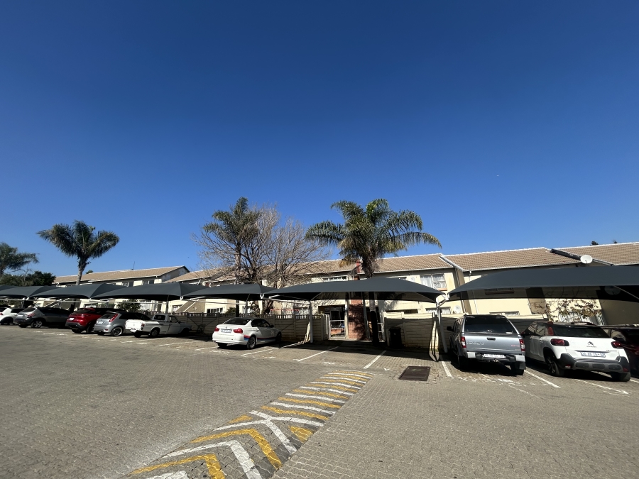 2 Bedroom Property for Sale in Vorna Valley Gauteng