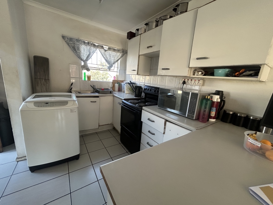 2 Bedroom Property for Sale in Vorna Valley Gauteng
