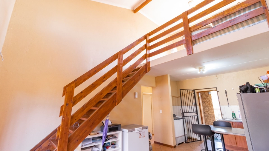 To Let 2 Bedroom Property for Rent in Honeypark Gauteng