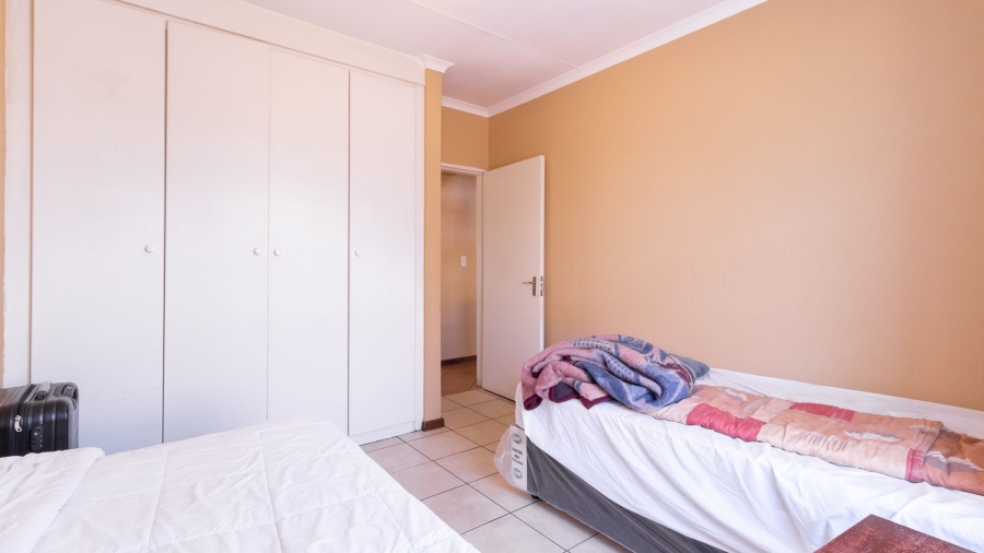 To Let 2 Bedroom Property for Rent in Honeypark Gauteng