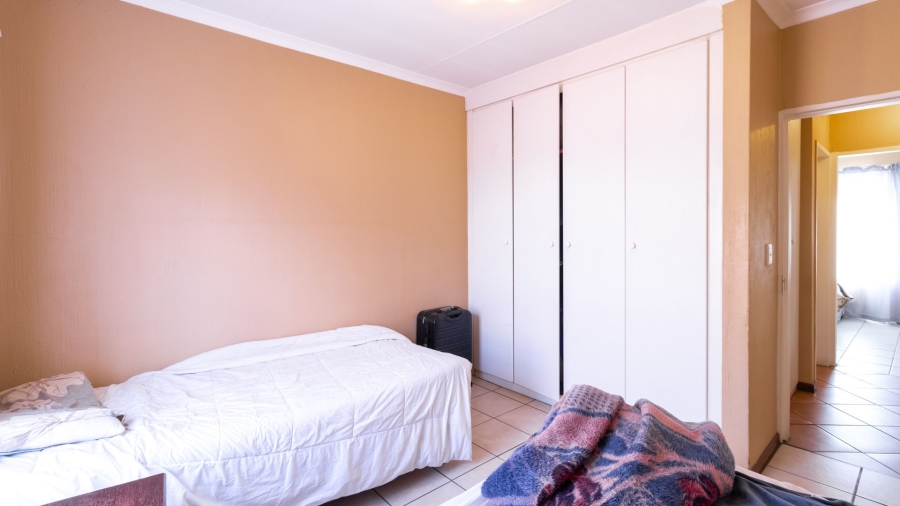 To Let 2 Bedroom Property for Rent in Honeypark Gauteng