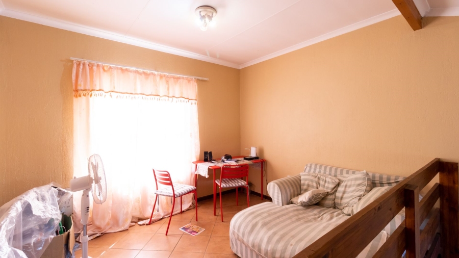 To Let 2 Bedroom Property for Rent in Honeypark Gauteng