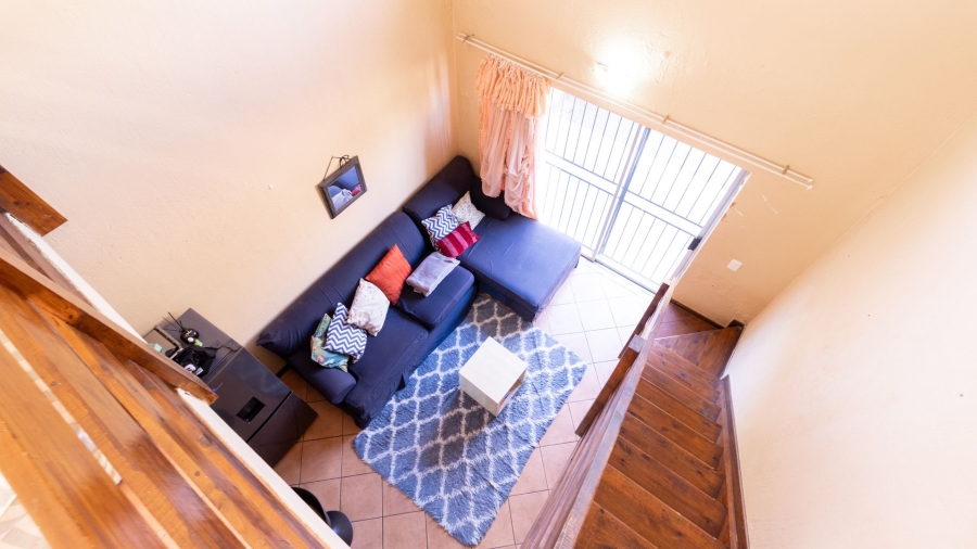 To Let 2 Bedroom Property for Rent in Honeypark Gauteng