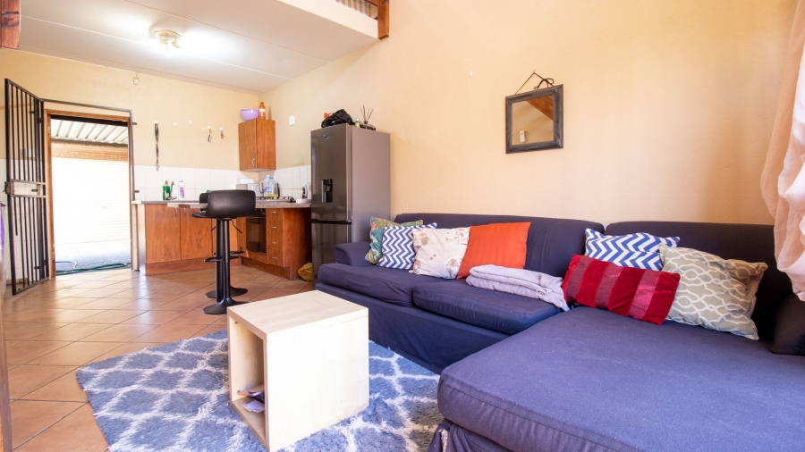 To Let 2 Bedroom Property for Rent in Honeypark Gauteng