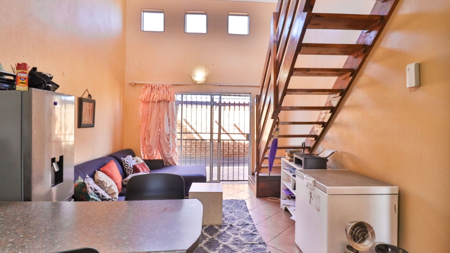 To Let 2 Bedroom Property for Rent in Honeypark Gauteng