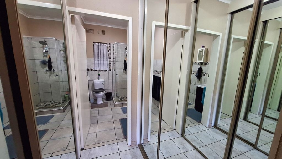 3 Bedroom Property for Sale in Barvallen Gauteng