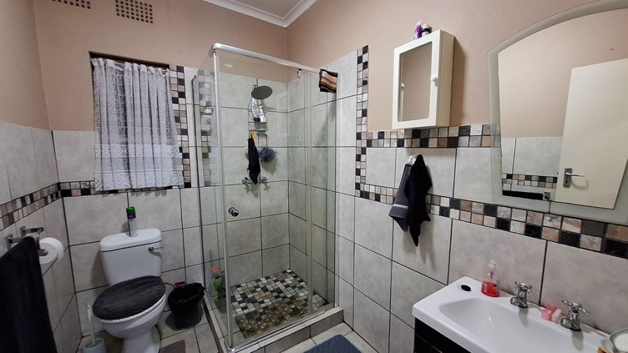3 Bedroom Property for Sale in Barvallen Gauteng