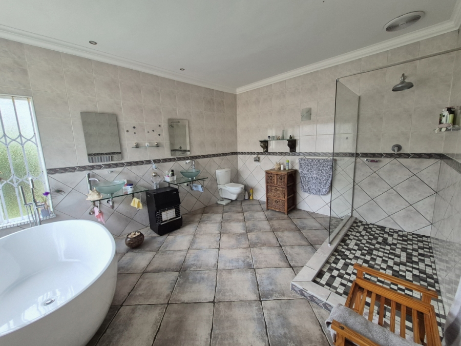 4 Bedroom Property for Sale in Sunnyridge Gauteng