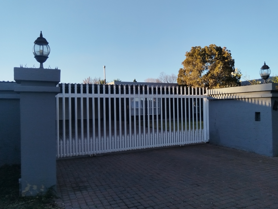 4 Bedroom Property for Sale in Vanderbijlpark SE 2 Gauteng