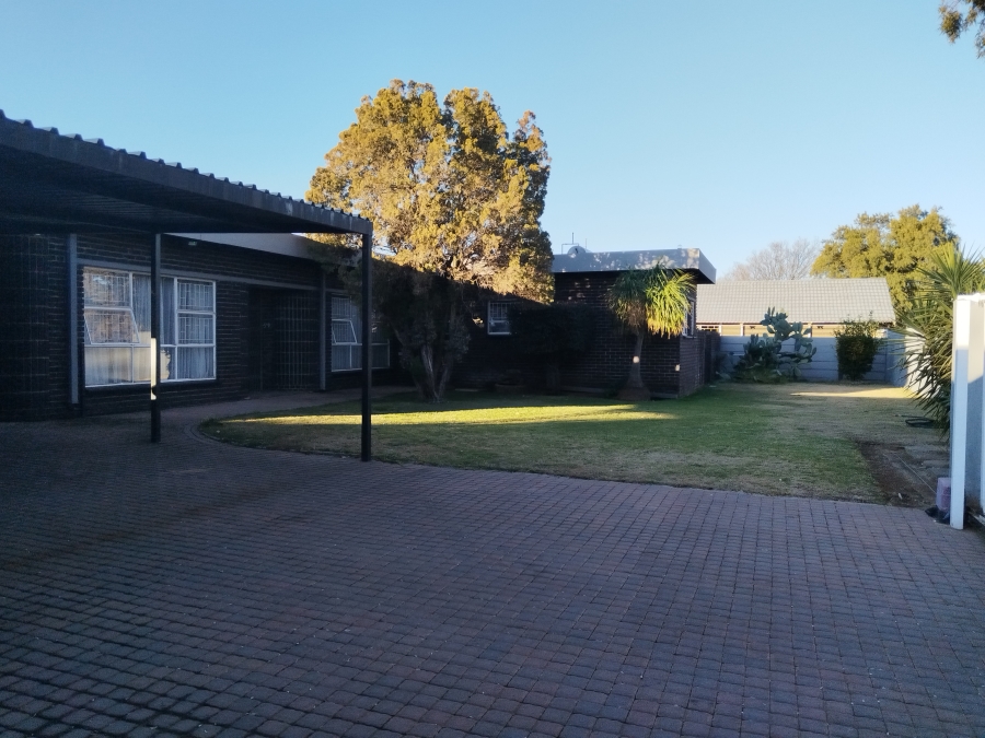 4 Bedroom Property for Sale in Vanderbijlpark SE 2 Gauteng