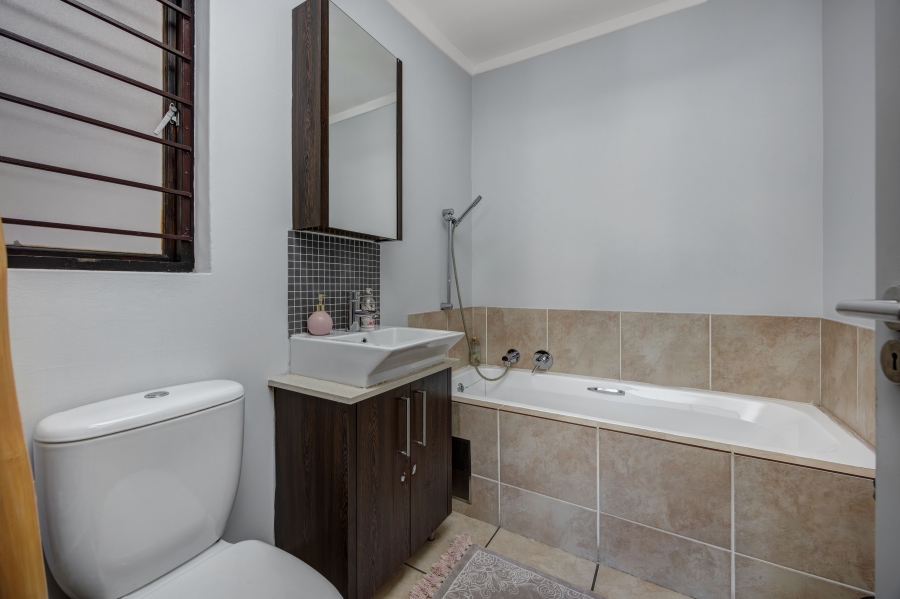 2 Bedroom Property for Sale in Fourways Gauteng