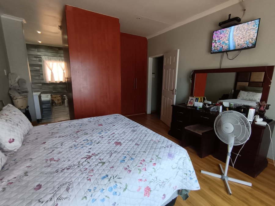 6 Bedroom Property for Sale in Primrose Hill Gauteng