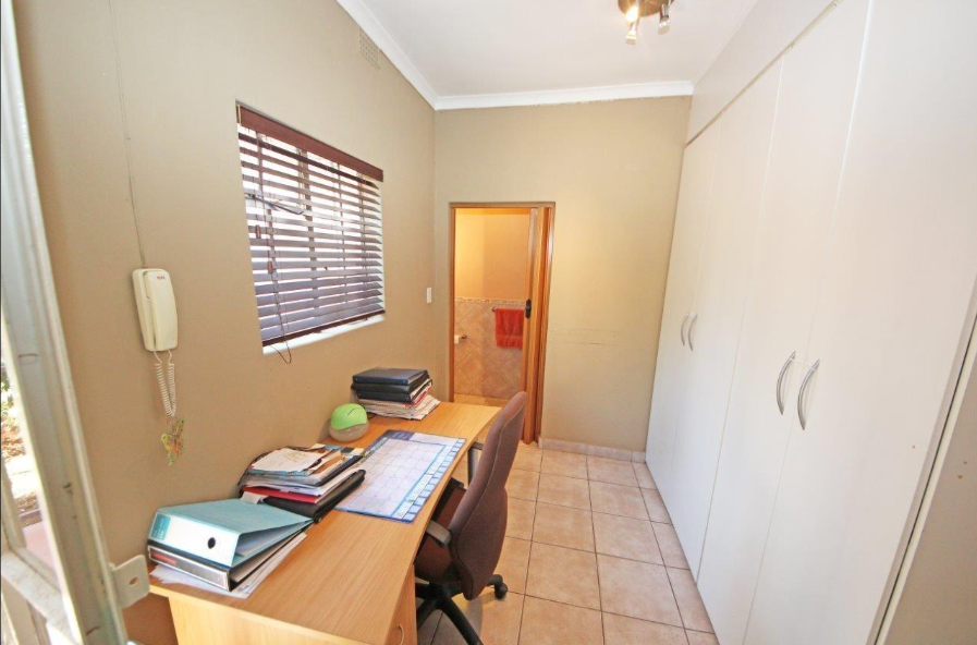 4 Bedroom Property for Sale in Kensington Gauteng