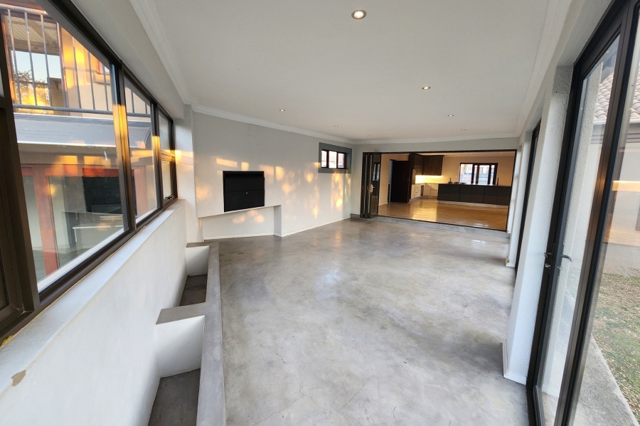To Let 3 Bedroom Property for Rent in Parkhaven Gauteng