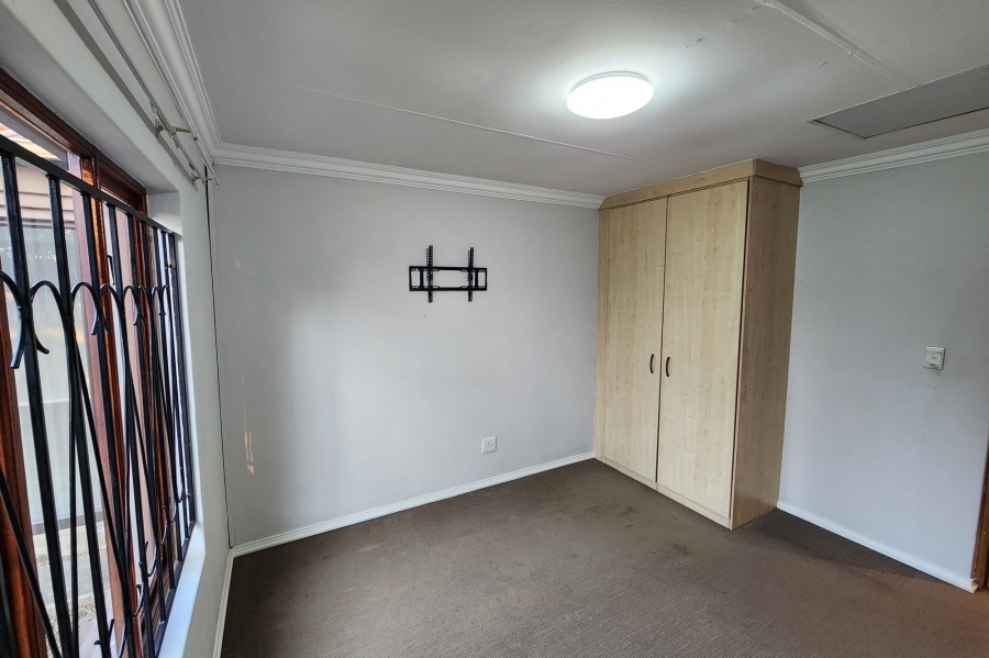 To Let 3 Bedroom Property for Rent in Parkhaven Gauteng