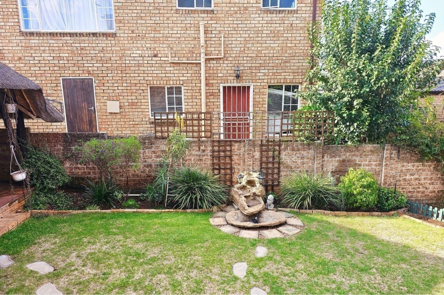 To Let 3 Bedroom Property for Rent in Honeydew Manor Gauteng