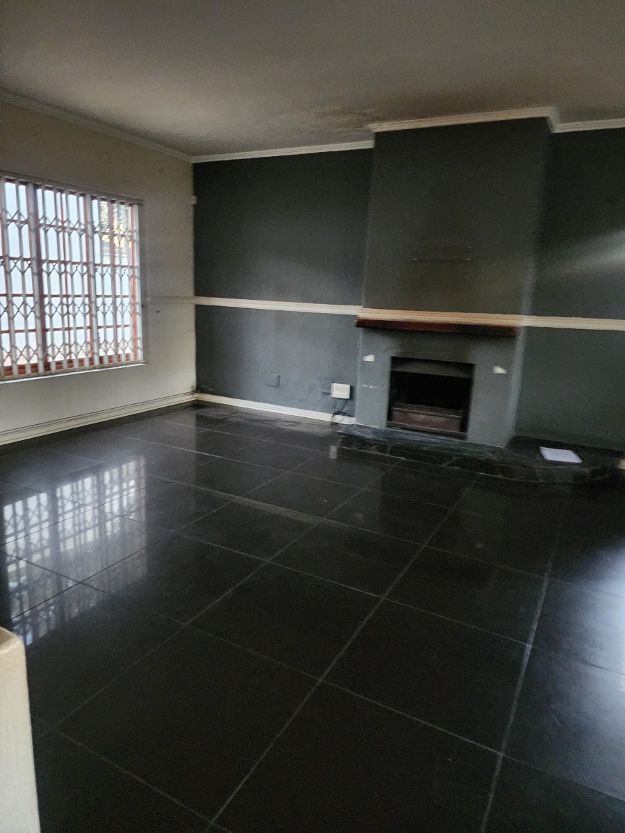 To Let 3 Bedroom Property for Rent in Buccleuch Gauteng