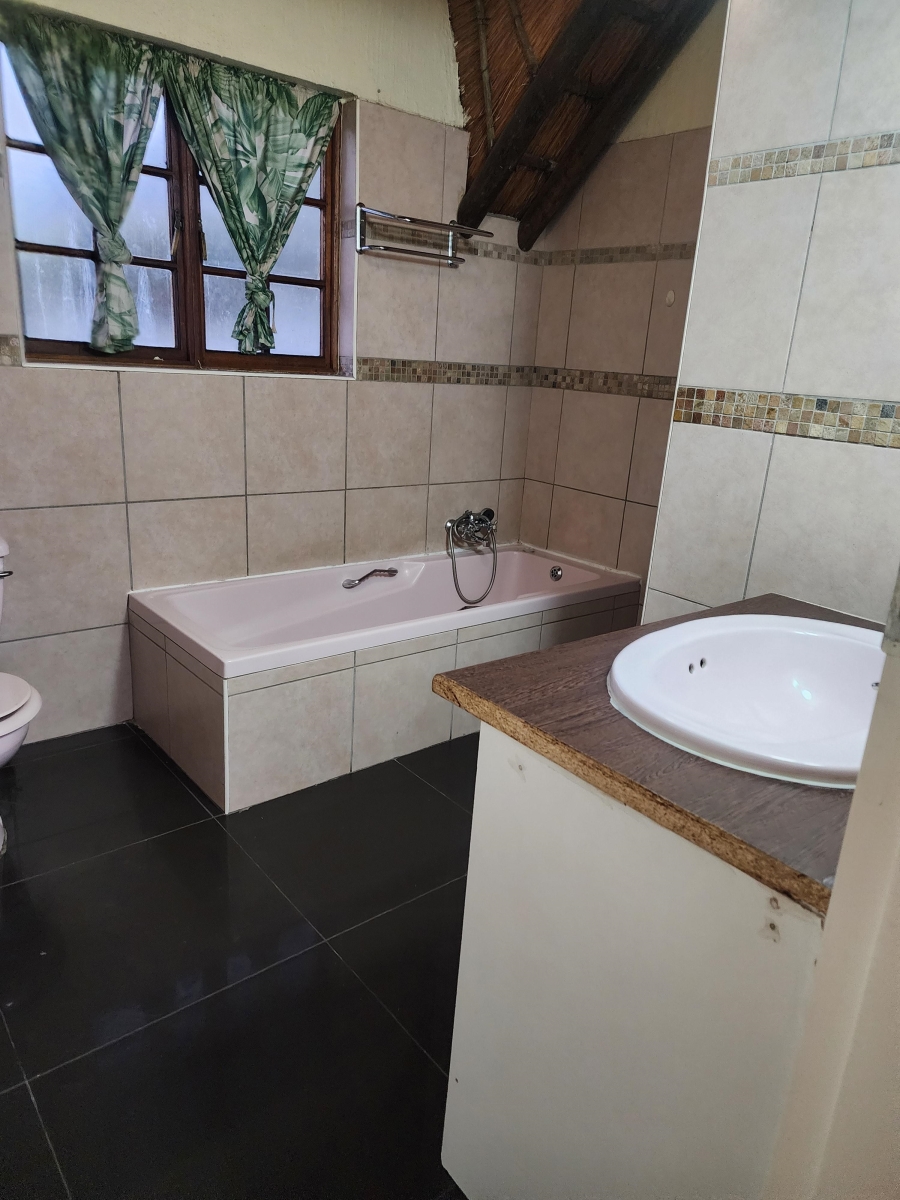 To Let 3 Bedroom Property for Rent in Buccleuch Gauteng