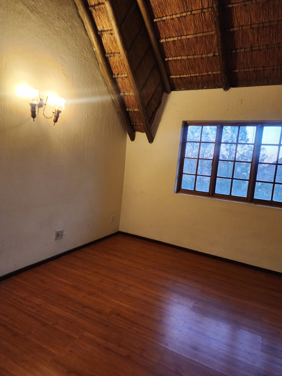 To Let 3 Bedroom Property for Rent in Buccleuch Gauteng