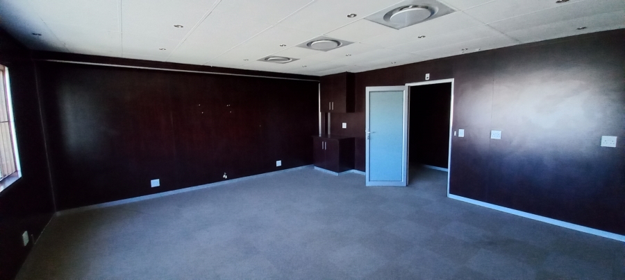 To Let commercial Property for Rent in Sunnyrock Gauteng