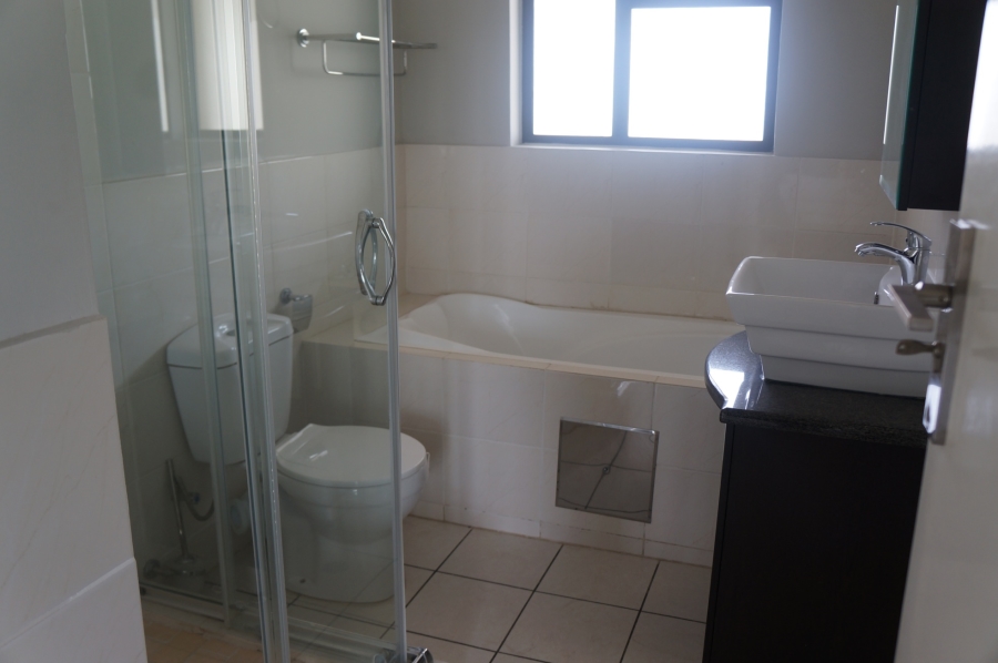 2 Bedroom Property for Sale in Erand Gardens Gauteng