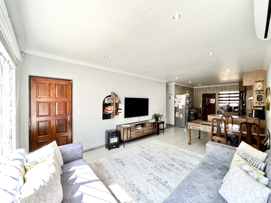 To Let 3 Bedroom Property for Rent in Halfway Gardens Gauteng