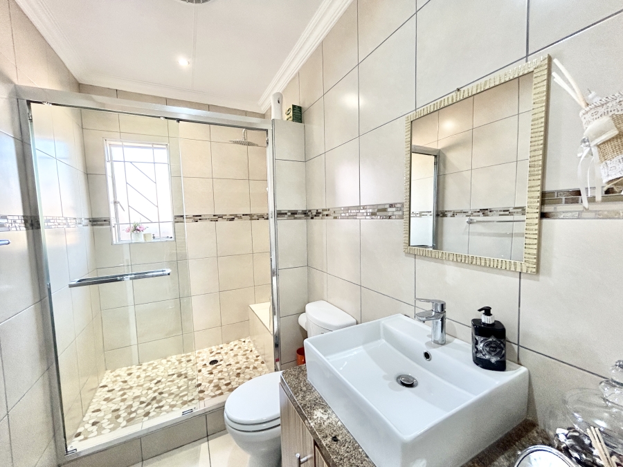 To Let 3 Bedroom Property for Rent in Halfway Gardens Gauteng