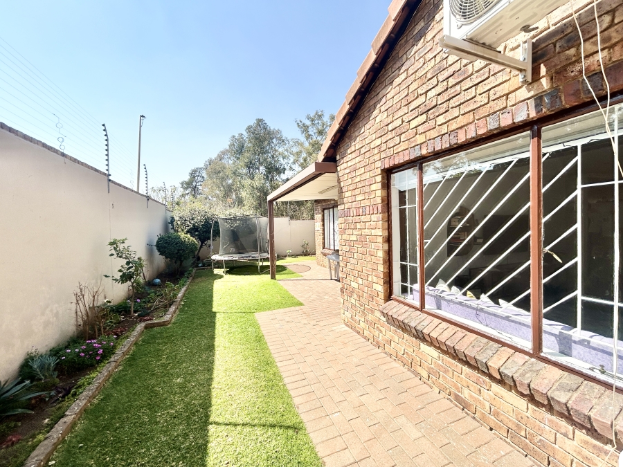 To Let 3 Bedroom Property for Rent in Halfway Gardens Gauteng