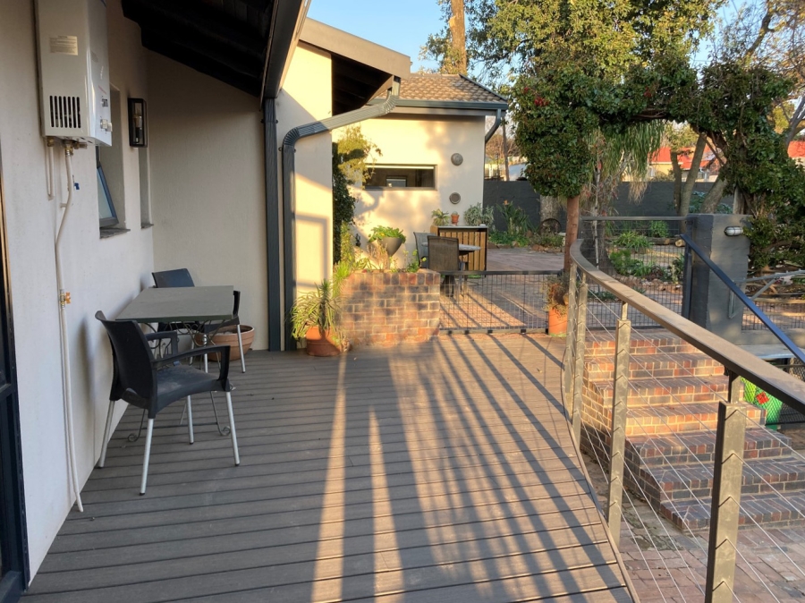 To Let 1 Bedroom Property for Rent in Linden Gauteng