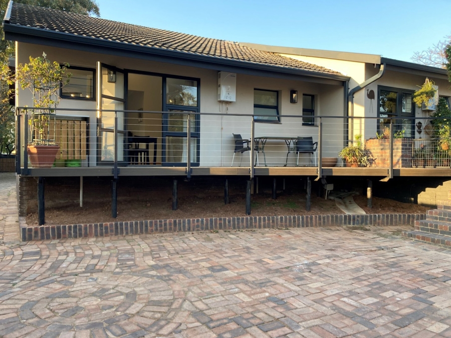 To Let 1 Bedroom Property for Rent in Linden Gauteng