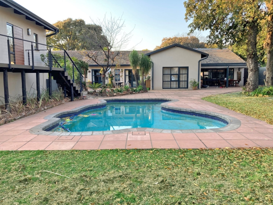 To Let 1 Bedroom Property for Rent in Linden Gauteng