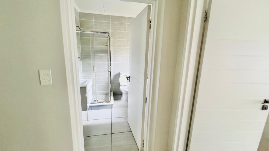 3 Bedroom Property for Sale in Waterfall Heights Gauteng
